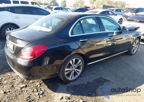 2015 Mercedes-Benz C 300 4Matic из США, поврежденный, VIN 55SWF4KB9FU065615